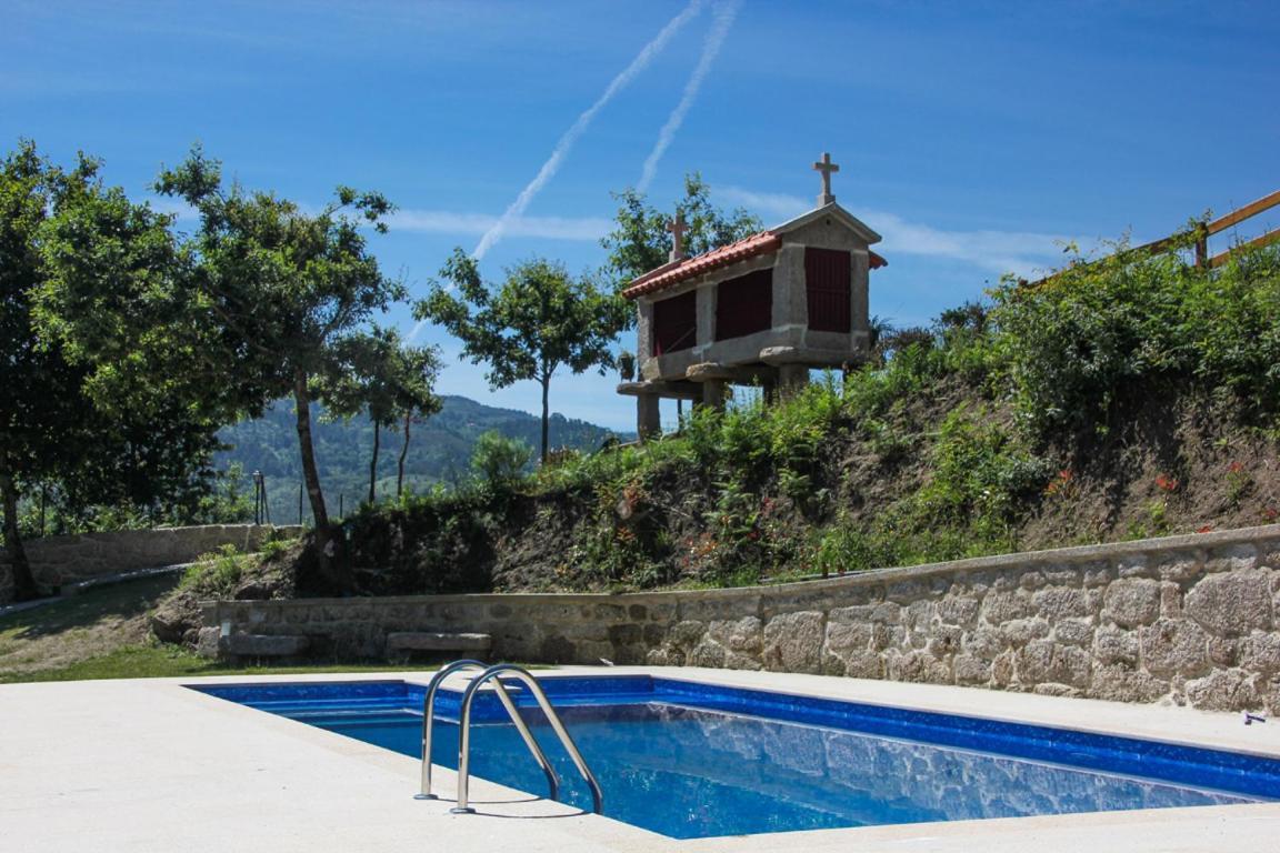 Encostas Da Torre Guest House Terras de Bouro Exterior photo